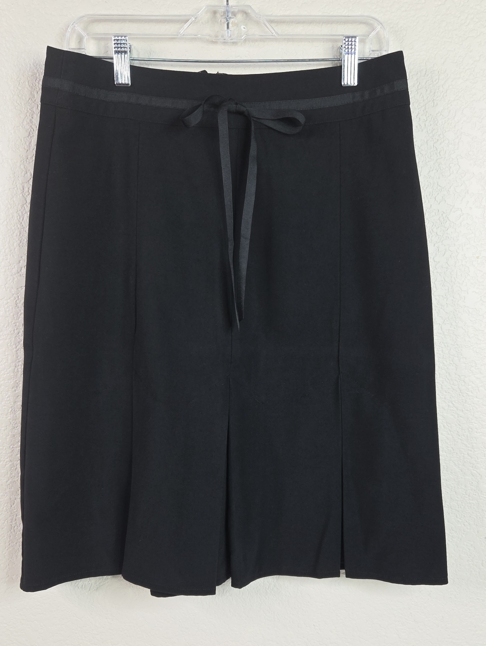Black A-Line Knee-Length Skirt With Ribbon on Waist